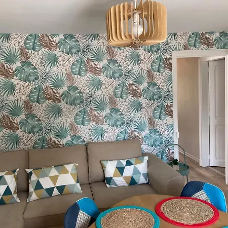 Renove Pour 6 Pers., Proche Plage, - Fr-1-712-65 *