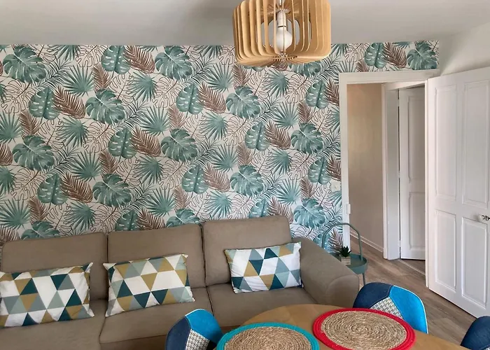 Renove Pour 6 Pers., Proche Plage, - Fr-1-712-65 *